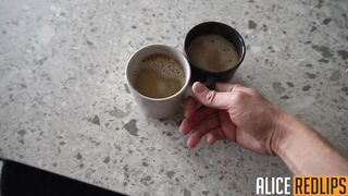 Bella Jane élvezi ha a seggét döngetik