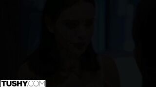 Vicki Chase és Mia Malkova hármasban dug
