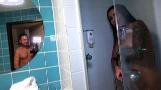 Perverz tini álmában leszopja az unokaöccsét!