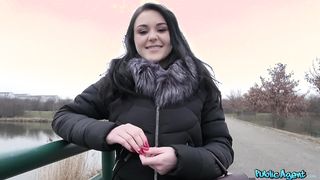 Japán tini kiscsaj anál castingja