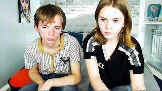 Fiatal tini hölgyemény élvezése