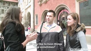 Világos Szőke tini egy lófasz műdákót szop