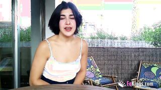 Perverz szemüveges tini csajszi