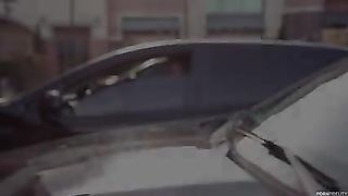 Szexi kis tini kisasszony ánusza alaposan megdöngetve