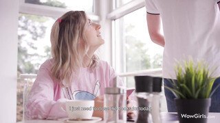 Serena Woods megmutatja a punciját