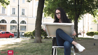 Amalia Davis a fiatal csöcsös barátnő