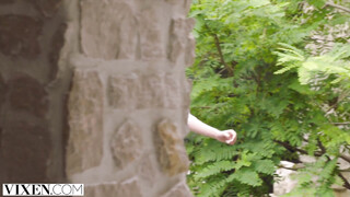 Melissa Moore a szőrös pinás tini