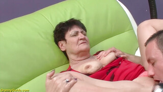 68 éves nagyi imád még szexelni