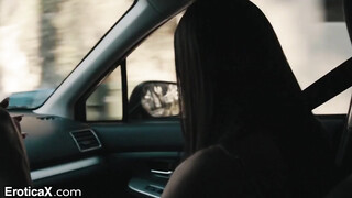 Jasmine Jae és Stella Cox kényeztetik egymást