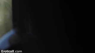 Kimmy Granger szenvedélyesen lovagol
