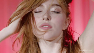 X-Sensual - Vika Volkova élvezi a szexet