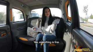 Fake Taxi - Tetovált seggű csajszi lovagol