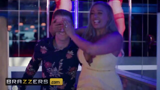 Brazzers - Sarah Jessie élvezi a popószexet