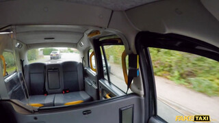 Fake Taxi - Kiara Lord a magyar tini a taxiban kúrel