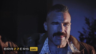 Brazzers - Krissy Lynn a szőrös muffos milf