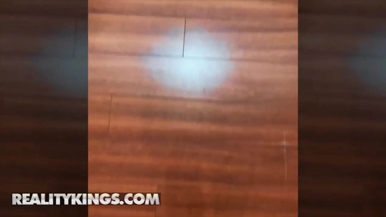 Reality Kings - Olive Glass a szőrös muffos milf