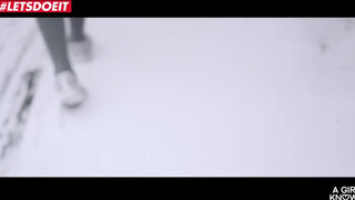 A Girl Knows - Fiatal csajok szopkodják egymást