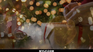 Mylf - Perverz milf nyalja a barna bigét