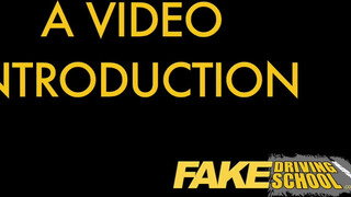 Fake Driving - Szagold meg a bugyimat vezetés közben !