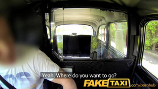 FakeTaxi - élvezz a pinámba a kocsi motorháztetőjén