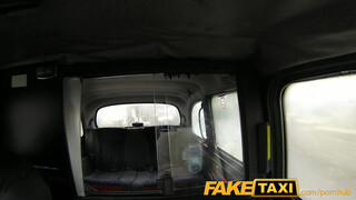 FakeTaxi - karácsonyi partiról hazafelé utazva