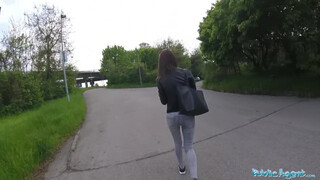 Public Agent - Lullu Gun a szabadban kúrel