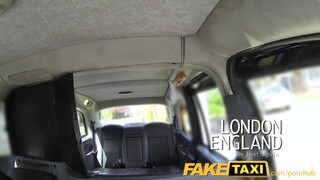 FakeTaxi vörös hajú holland picsa durván akarja