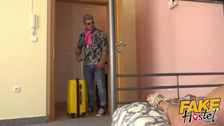 AllBlackX - Cecilia Lion a izgató szőrös pinás tini