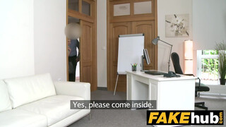 Fake Agent picike kannás kolumbiai nőci muffja szétfeszül