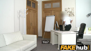 Fake Agent üzletasszony hatalmas seggel