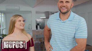 Mofos - Dakota Burns az extra alacsony tini suna