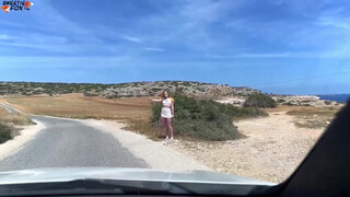 Méretes dildó csusszan a fenékbe