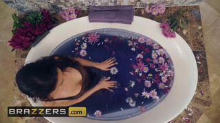 Brazzers - Katrina Jade edzés után méretes farokba ül bele