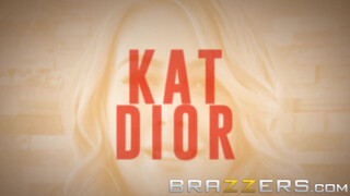 Brazzers - Lena Paul most nem a szőrös pinájába kéri