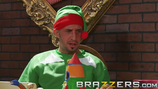 Medence melletti anál Kelsi Monroe-val - Brazzers
