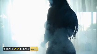 Brazzers - szilikon bögyös ribancok egymásnak esnek