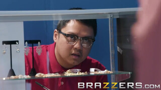 Marley Brinx bajára a doktor megtalálta a gyógymódot - Brazzers