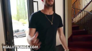 Reality Kings - Nicolette Shae és egy nagy fiatal káró