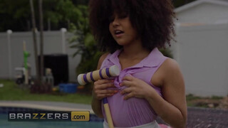 Brazzers - Emily Woods meglepődik mekkora a fotós manus kárója