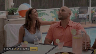 Brazzers - Olivia Austin már a verdában leszopja a kárót