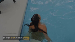 Brazzers - Kiki Minaj és az óriás faszú gyógyszerész