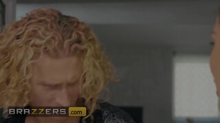 Brazzers - Kira Noir és Paige Owens hármasban kúrnak