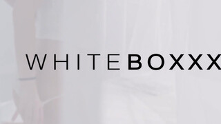 WhiteBoxxx - Mary Rock a kicsike kannás szöszi
