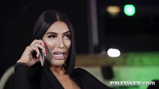 Private com - Anna De Ville két dákót kap