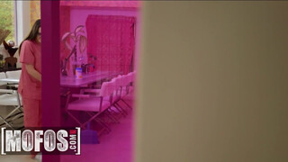 Mofos - Mya Mays a dögös csoki tini bula
