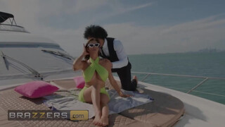 Brazzers - Jennifer Mendez tini pasi káróján lovagol