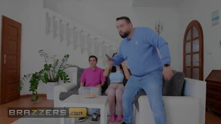 Brazzers - Gina Varney muffját a doktor kezeli