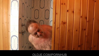 Mofos - fullos európai bige durván megdöngetve