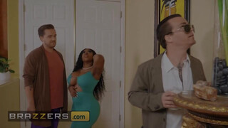 BANGBROS - Hadley Viscara élvezi a méretes barna dákót