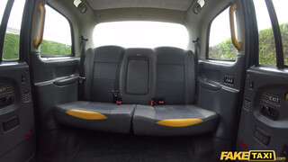 FakeTaxi - Haley Cummings a kurva titkárnő